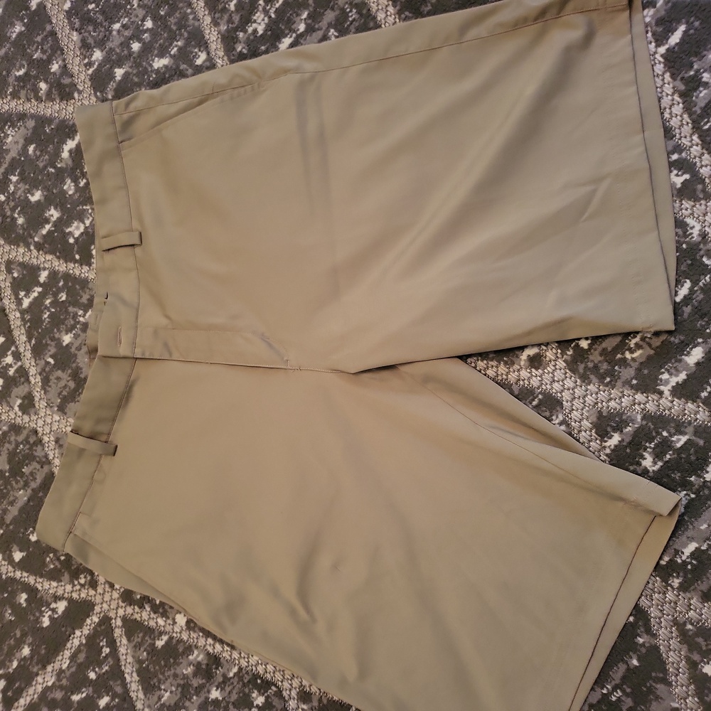 Men's nike golf shorts sz 38